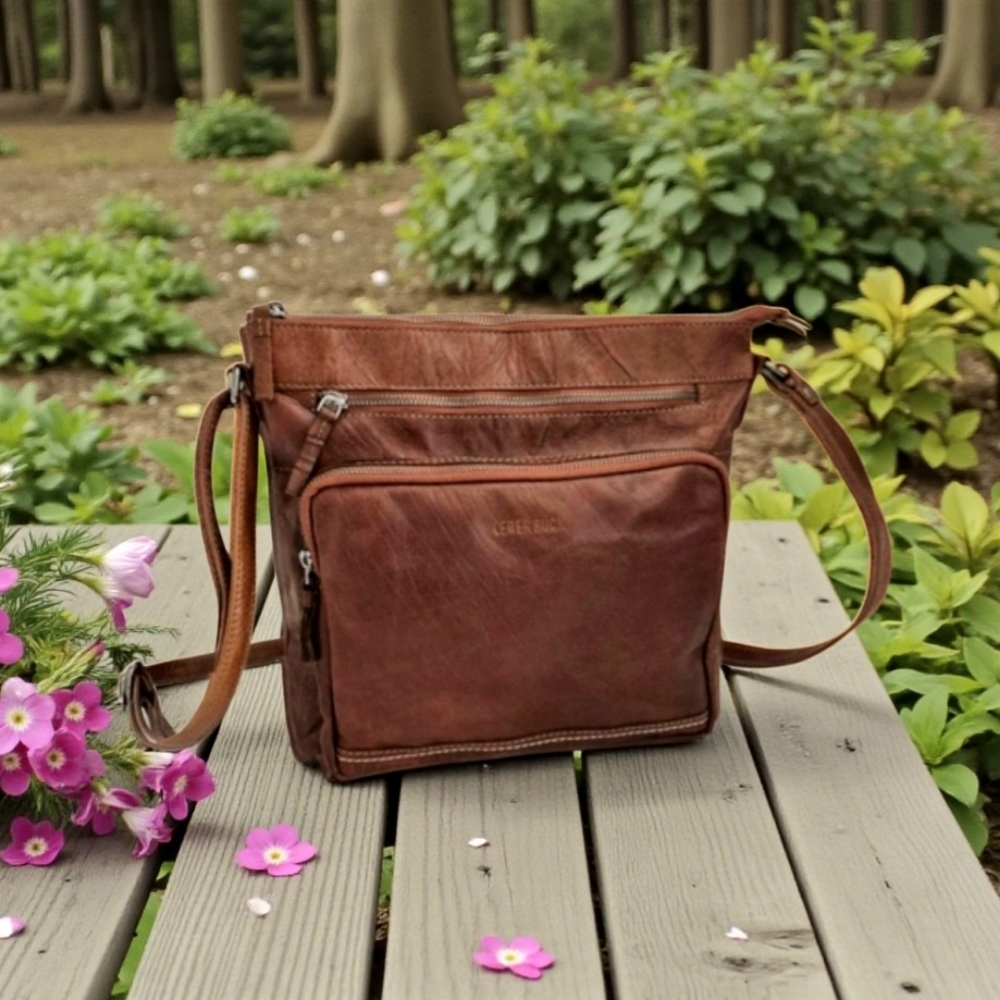 LEDER BUCK HANDCRAFTED LEATHER CROSSBODY MEDIUM
